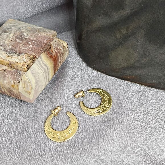 Vintage Small Hoops, Gold Plated Posts w/ stamped Floral Print on one side- 7/8" - Picture 3 of 5